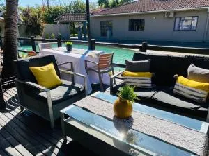 Mbazwana Inn - 焦济尼