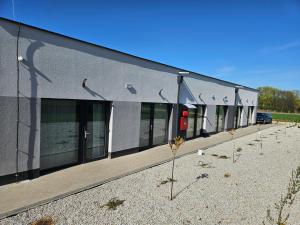 COBBY noclegi Mrowino