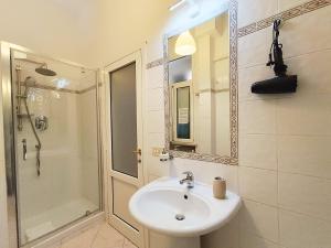 LAVINIA VATICAN HOME