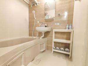 C2 Shibuya new hotel, 2 bedrooms and 1 living room, 7 mins to ST Max 6P 渋谷全新酒店 全新装修 两室一厅 交通中心 车站7分钟 最大6人 直达新宿 涉谷 表参道 品川 池袋 上野 代代木 银座 原宿