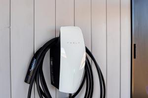 2 Bed plus sofa bed, 2 Bath Pool & Spa on 20 Acres, with Mountain Views