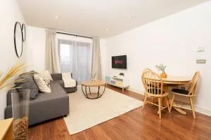 Modern 1BR Zone 1 Aldgate Smart TVs & Fast Wi-Fi - London
