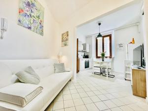 Tiny Apartment 8