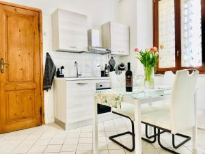 Tiny Apartment 8