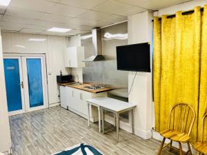 Birmingham City Centre Apartment room near China Town