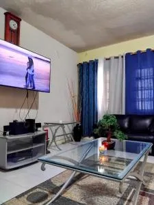 Comfy Home - Ironshore