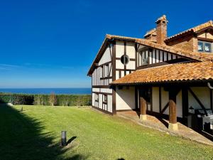 Magnífica villa mirando al mar