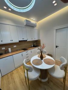 Silver Stone Suites