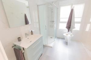 Amplio piso recién reformado