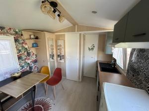 Chalets Chalet de jardin, piscine : photos des chambres