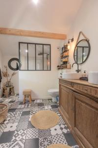 Villas Modern Villa Close to Beach : photos des chambres