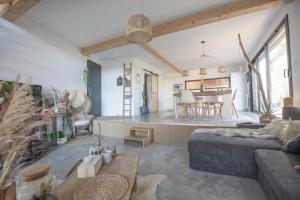 Villas Modern Villa Close to Beach : photos des chambres