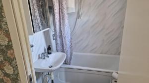 Summer cottage at seafront with private jetty