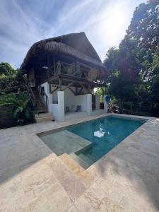 City Escape Casa Mariguana