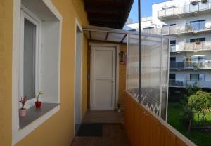 Vega - Free Parking - Self Checkin