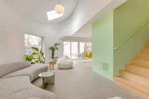 Contemporary, High-End Home in Denver with Yard! - Denver