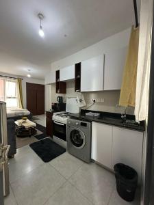 Modern Studio near Junction Mall Wi-Fi, Smart TV, Free Parking