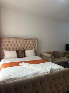 Modern Studio near Junction Mall Wi-Fi, Smart TV, Free Parking