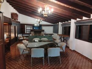 La casa que Canta Valle de Bravo