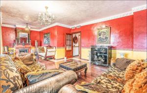 Majestic Villa by the Beach Heated Private Pool & Jacuzzi