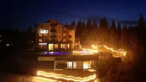 Rich OAK - готель з відкритим панорамний басейном - 亚布卢尼齐亚