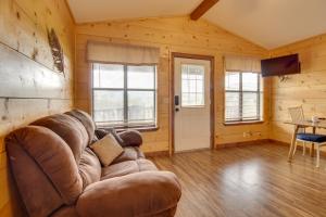 Mtn-View Porch: Arkansas Cabin Near White River