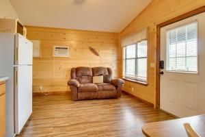 Mtn-View Porch: Arkansas Cabin Near White River