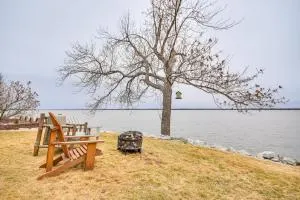 Year-Round Lake Champlain Retreat with Water Views! - سانت ألبانز