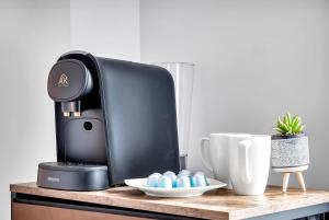 Urban Nest #4 Chic studio central to downtown