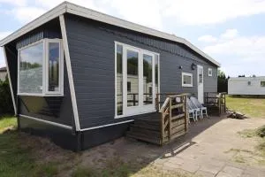 Nette chalet op rustige camping - 泽伊德拉伦