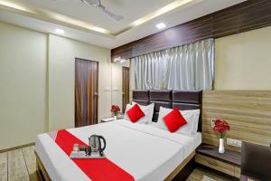 Collection O Hotel Raj Palace