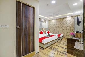 Collection O Hotel Raj Palace