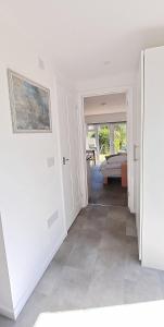 The Snug - for Eurotunnel, North Downs Way & Golfing