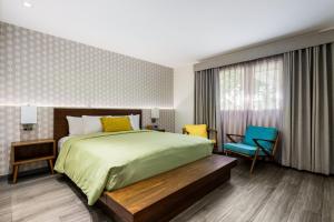 The Skylark, a Palm Springs Hotel