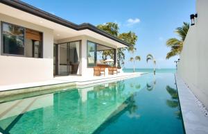 BOARDROOM BEACHFRONT RESiDENCE