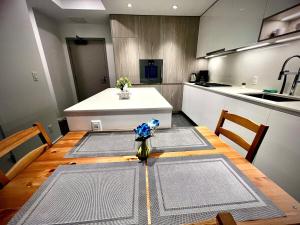 Exquisite 1bed 1 bath locates in city center
