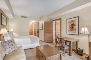 Capitol Peak Lodge 3207 by Snowmass Mountain Lodging