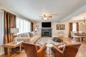 4 Mi to Churchill Downs Updated Retreat with Deck! - Brandenburg