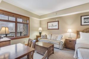 Capitol Peak Lodge 3207 by Snowmass Mountain Lodging