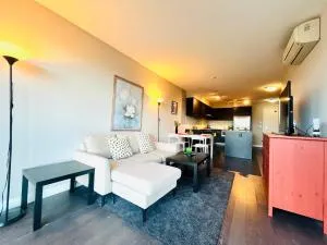 Cozy and convenient 2B2B apartment with transportation - Point Roberts