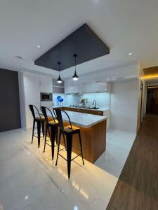 Yannas Unit - 3Bedroom with Breakfast