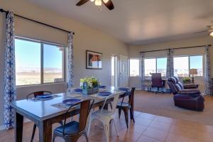 3 Mi to Lake Powell Pet-Friendly Page Home