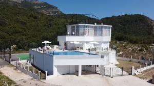 Villa Redzic Residence