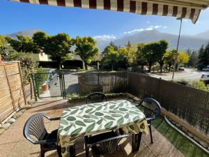 Appartements Agreable T2 en rez de jardin a 2 pas du plan d'eau : Appartement 1 Chambre