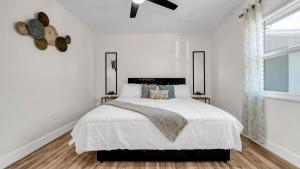 Relax in Lakeland Home, Swim, Pool, Arcade LegoLand, Disney, Bush Garden