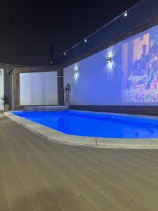Casa com telão e Área gourmet 550 metros da praia