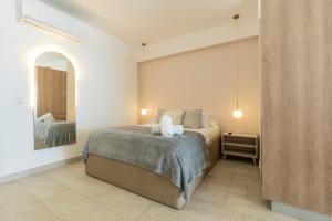 Panoramic Oceanview Loft Near Beach & Airport