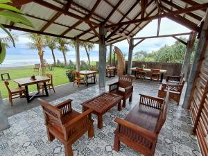 West Break Bali - Medewi