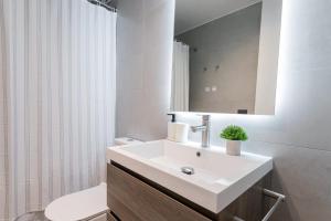 Impressive 2BR 2BA Parque Arauco mall