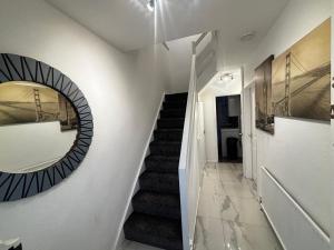 HouseSleeps9-Fireplace-Garden-Bbq-Tv